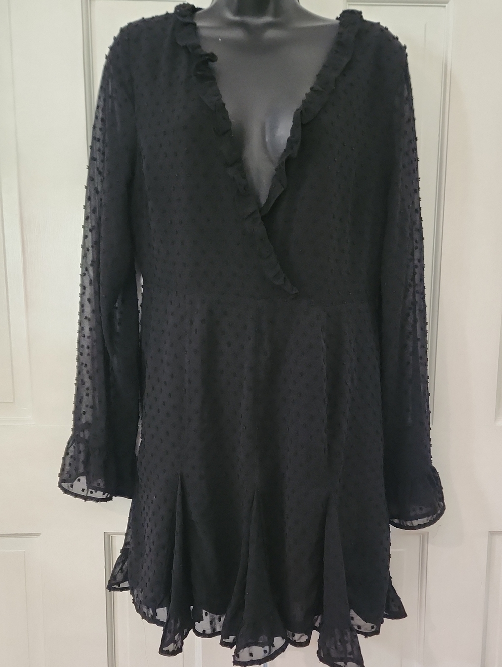 Chic Swiss Polka Dot Ruffled Dress - Womens Size: Large - Brand: Love Riche